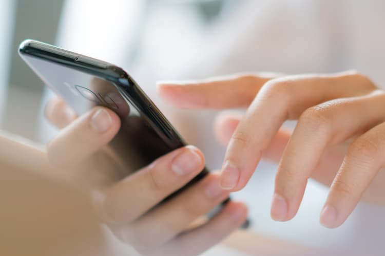 LINEを通じてコミュニケーション